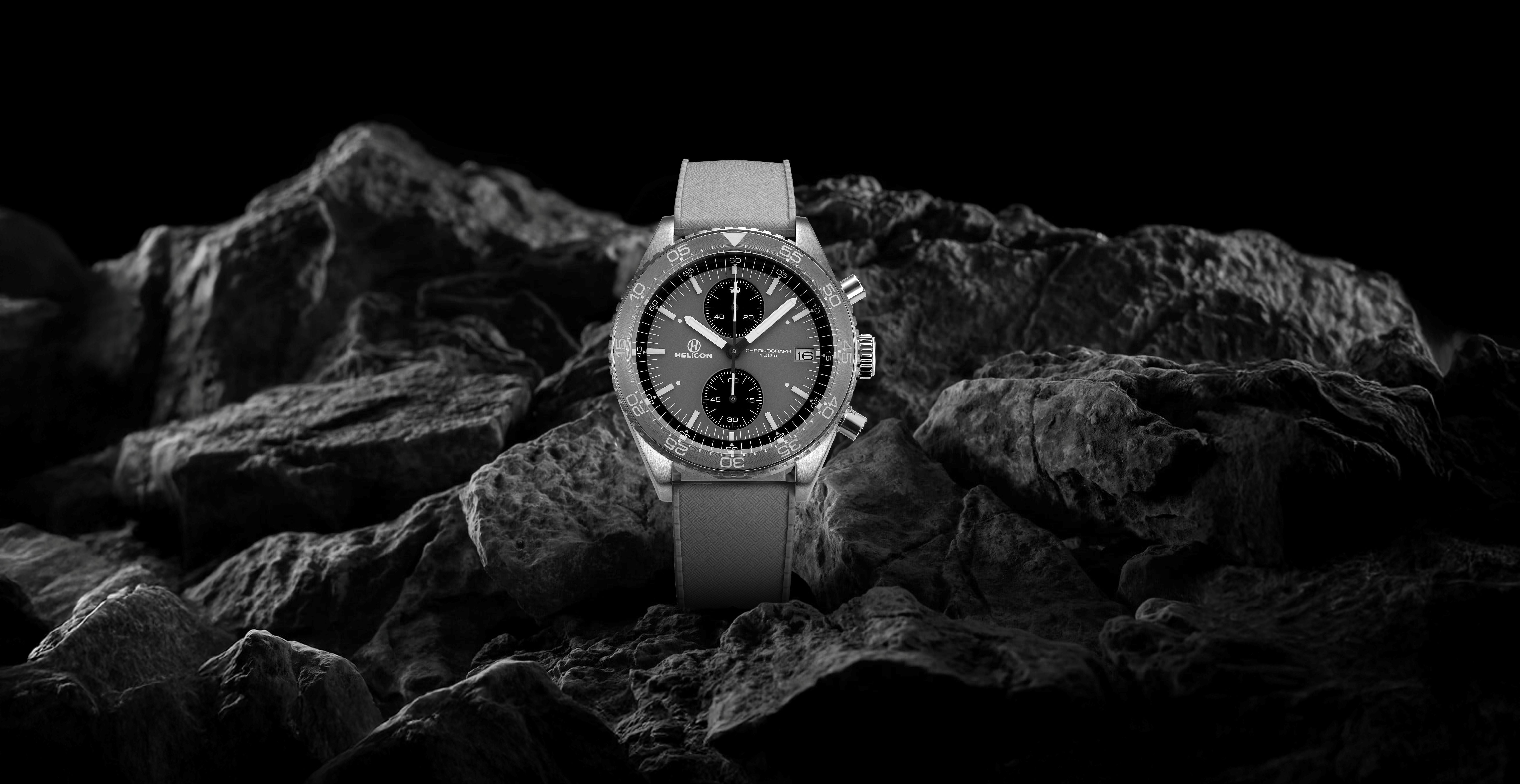 What Is the Seiko VK Series Hybrid Chronograph Movement? – Helicon